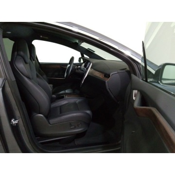 Tesla Model X  SUV 2021 elektryczny, automat - Na sprzedaż za 183 270 zł - Katowice - zdjęcie 6