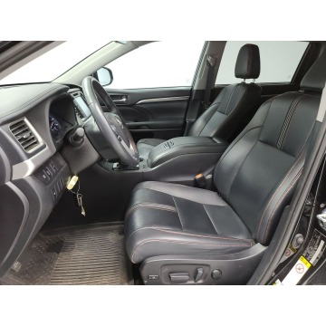 Toyota Highlander  SUV 2019,  3.5 benzyna, automat - Na sprzedaż za 107 010 zł - Katowice - zdjęcie 7