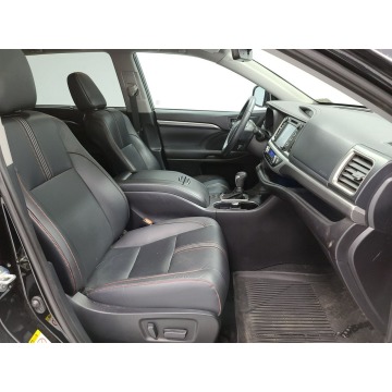 Toyota Highlander  SUV 2019,  3.5 benzyna, automat - Na sprzedaż za 107 010 zł - Katowice - zdjęcie 8
