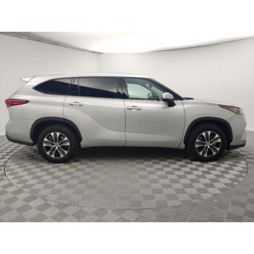 Toyota Highlander  SUV 2020,  3.5 benzyna, automat - Na sprzedaż za 175 890 zł - Katowice - zdjęcie 6