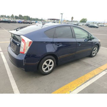 Toyota Prius  SUV 2015,  1.8 hybryda, automat - Na sprzedaż za 35 793 zł - Katowice - zdjęcie 4