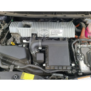 Toyota Prius  SUV 2015,  1.8 hybryda, automat - Na sprzedaż za 35 793 zł - Katowice - zdjęcie 9