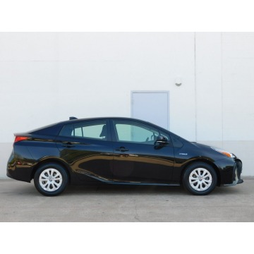 Toyota Prius  Sedan/Limuzyna 2021,  1.8 hybryda, automat - Na sprzedaż za 123 000 zł - Katowice - zdjęcie 2