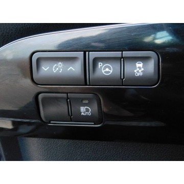 Toyota Prius  Sedan/Limuzyna 2021,  1.8 hybryda, automat - Na sprzedaż za 123 000 zł - Katowice - zdjęcie 12