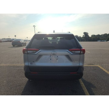 Toyota   SUV 2021,  2.5 benzyna, automat - Na sprzedaż za 131 610 zł - Katowice - zdjęcie 4