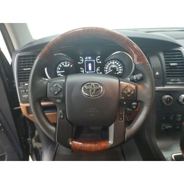 Toyota Sequoia  SUV 2019,  5.7 benzyna, automat - Na sprzedaż za 218 940 zł - Katowice - zdjęcie 9