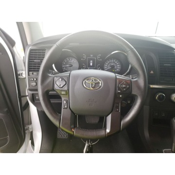 Toyota Sequoia  SUV 2020,  5.7 benzyna, automat - Na sprzedaż za 167 280 zł - Katowice - zdjęcie 9