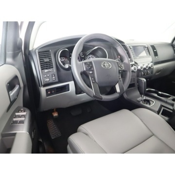 Toyota Sequoia  SUV 2020,  5.7 benzyna, automat - Na sprzedaż za 205 410 zł - Katowice - zdjęcie 8