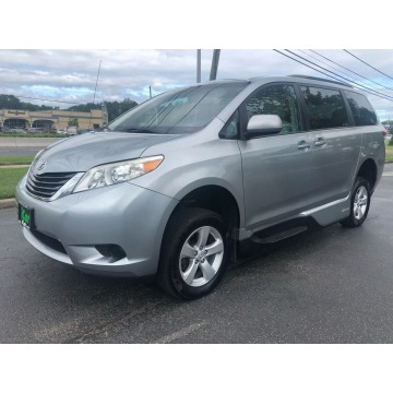 Toyota Sienna - LE 3.5 295 km automat