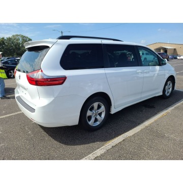 Toyota Sienna 2020,  3.5 benzyna, automat - Na sprzedaż za 145 140 zł - Katowice - zdjęcie 4