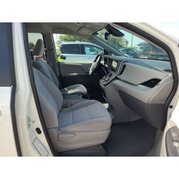 Toyota Sienna 2020,  3.5 benzyna, automat - Na sprzedaż za 145 140 zł - Katowice - zdjęcie 8