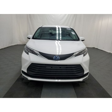 Toyota Sienna 2021,  2.5 benzyna, automat - Na sprzedaż za 158 670 zł - Katowice - zdjęcie 2
