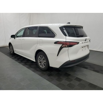 Toyota Sienna 2021,  2.5 benzyna, automat - Na sprzedaż za 158 670 zł - Katowice - zdjęcie 6