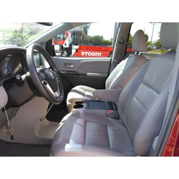 Toyota Sienna  Minivan/Van 2016,  3.5 benzyna, automat - Na sprzedaż za 73 554 zł - Katowice - zdjęcie 7