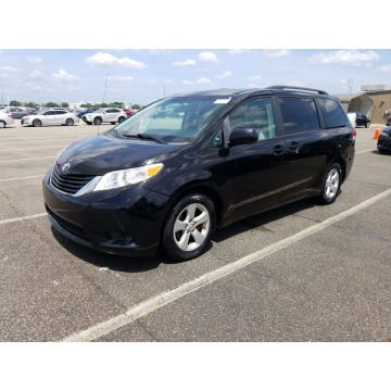 Toyota Sienna - LE 3.5 295 km