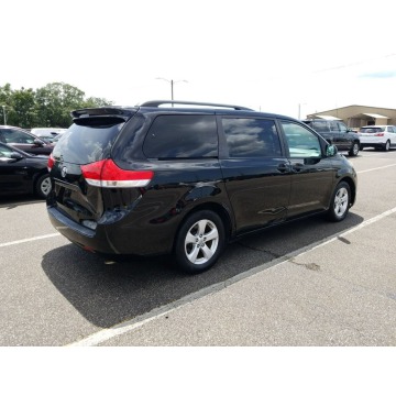Toyota Sienna  Minivan/Van 2014,  3.5 benzyna, automat - Na sprzedaż za 52 029 zł - Katowice - zdjęcie 4