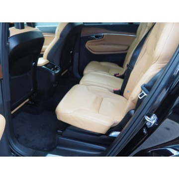Volvo   SUV 2020,  2.0 benzyna, automat - Na sprzedaż za 258 177 zł - Katowice - zdjęcie 11