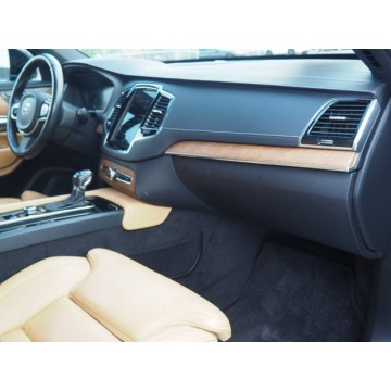 Volvo   SUV 2020,  2.0 benzyna, automat - Na sprzedaż za 258 177 zł - Katowice - zdjęcie 10