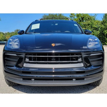 Porsche Macan  SUV 2022,  2.0 benzyna - Na sprzedaż za 232 470 zł - Katowice - zdjęcie 2