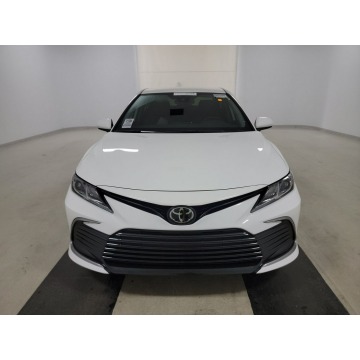 Toyota Camry  Sedan/Limuzyna 2023,  2.5 benzyna, automat - Na sprzedaż za 138 150 zł - Katowice - zdjęcie 2