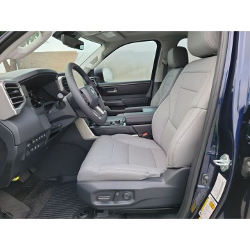Toyota Sequoia  SUV 2023,  3.4 benzyna, automat - Na sprzedaż za 432 000 zł - Katowice - zdjęcie 7