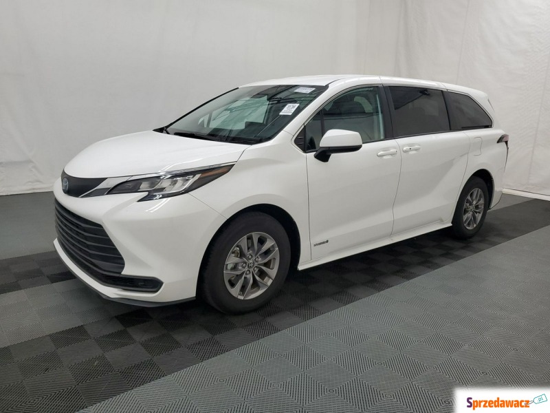 Toyota Sienna 2021,  2.5 benzyna - Na sprzedaż za 158 670 zł - Katowice