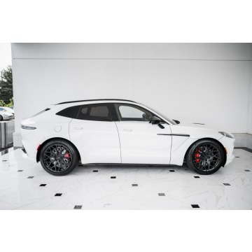 Aston Martin   SUV 2023,  4.0 benzyna, automat - Na sprzedaż za 885 600 zł - Katowice - zdjęcie 6