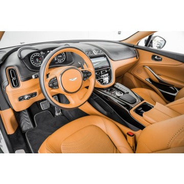 Aston Martin   SUV 2023,  4.0 benzyna, automat - Na sprzedaż za 885 600 zł - Katowice - zdjęcie 7