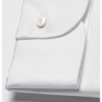 Elegancka biała koszula męska taliowana (SLIM FIT), mankiety na guziki 37