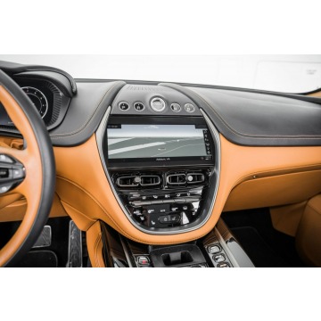 Aston Martin DBX  SUV 2023,  4.0 benzyna, automat - Na sprzedaż za 1 022 238 zł - Katowice - zdjęcie 10