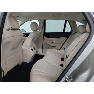 Mercedes - Benz GLC-klasa  SUV 2021,  2.0 benzyna, automat - Na sprzedaż za 148 830 zł - Katowice - zdjęcie 9