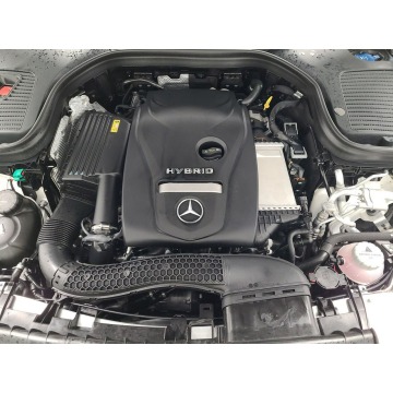 Mercedes - Benz GLC-klasa  SUV 2020,  2.0 hybryda, automat - Na sprzedaż za 148 830 zł - Katowice - zdjęcie 10