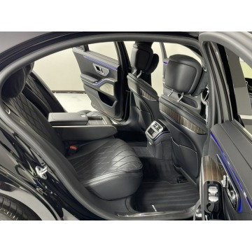 Mercedes - Benz   Sedan/Limuzyna 2021,  4.0 benzyna, automat - Na sprzedaż za 618 690 zł - Katowice - zdjęcie 10