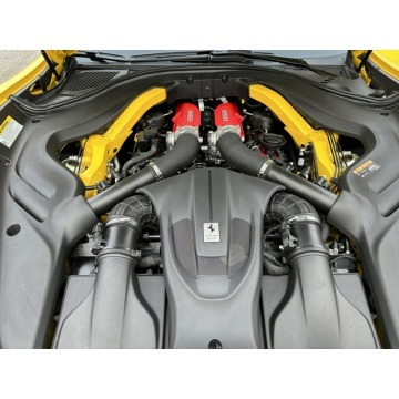 Ferrari   Coupe/Sportowy 2023,  2.5 benzyna, automat - Na sprzedaż za 1 353 000 zł - Katowice - zdjęcie 10