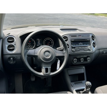 Volkswagen Tiguan  SUV 2011,  2.0 diesel - Na sprzedaż za 48 998 zł - Gostyń - zdjęcie 12
