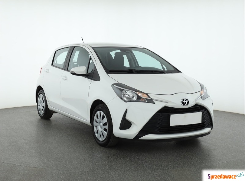 Toyota Yaris  Hatchback 2019,  1.0 benzyna - Na sprzedaż za 36 584 zł - Piaseczno