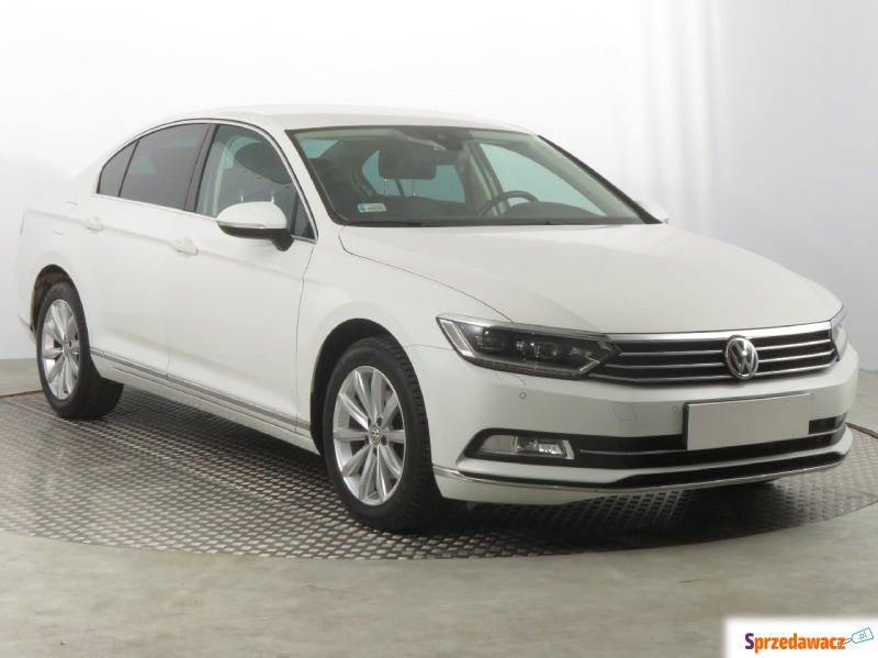 Volkswagen Passat  Liftback 2018,  1.8 benzyna - Na sprzedaż za 62 600 zł - Katowice