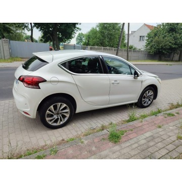 Citroen DS4  Hatchback 2015,  1.2 benzyna - Na sprzedaż za 19 999 zł - Pleszew - zdjęcie 3