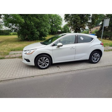 Citroen DS4  Hatchback 2015,  1.2 benzyna - Na sprzedaż za 19 999 zł - Pleszew - zdjęcie 4