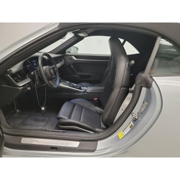 Porsche 911  Kabriolet 2020,  3.0 benzyna - Na sprzedaż za 557 190 zł - Katowice - zdjęcie 9