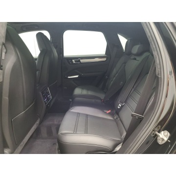 Porsche Cayenne  Sedan/Limuzyna 2021,  4.0 hybryda, automat - Na sprzedaż za 482 160 zł - Katowice - zdjęcie 9