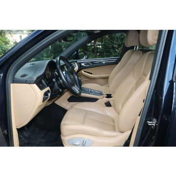 Porsche Macan  SUV 2018,  2.0 benzyna, automat - Na sprzedaż za 214 020 zł - Katowice - zdjęcie 9