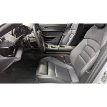 Porsche Taycan  Sedan/Limuzyna 2022 elektryczny, automat - Na sprzedaż za 339 480 zł - Katowice - zdjęcie 10