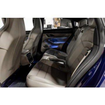 Porsche Taycan  Sedan/Limuzyna 2021 elektryczny, automat - Na sprzedaż za 362 850 zł - Katowice - zdjęcie 9