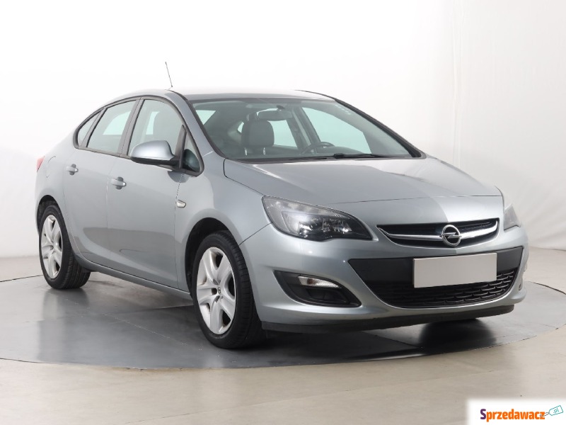 Opel Astra  Liftback 2014,  1.4 benzyna+LPG - Na sprzedaż za 40 999 zł - Katowice