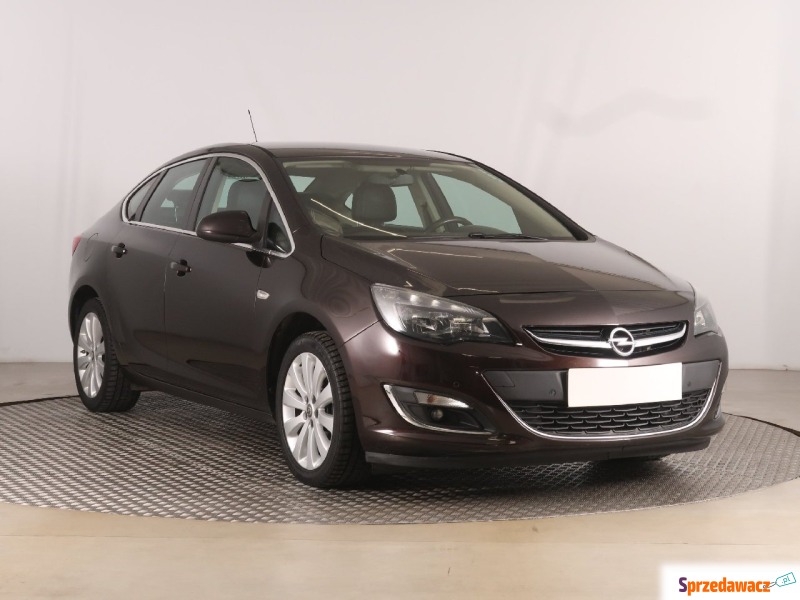 Opel Astra  Liftback 2014,  1.4 benzyna+LPG - Na sprzedaż za 31 999 zł - Zabrze