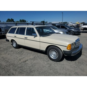 Mercedes - Benz C-klasa 1983,  3.0 diesel, automat - Na sprzedaż za 5 350,50 zł - Katowice - zdjęcie 3