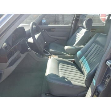 Mercedes - Benz C-klasa  Sedan/Limuzyna 1988,  3.0 benzyna, automat - Na sprzedaż za 6 168,45 zł - Katowice - zdjęcie 7