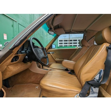 Mercedes - Benz SL-klasa  Kabriolet 1986,  5.6 benzyna, automat - Na sprzedaż za 62 730 zł - Katowice - zdjęcie 4