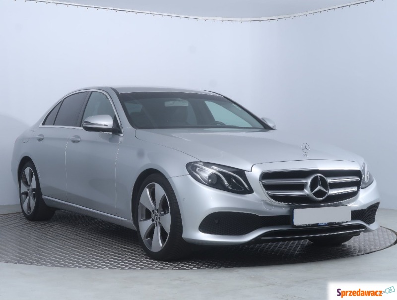 Mercedes - Benz E-klasa  Liftback 2018,  2.0 benzyna - Na sprzedaż za 106 999 zł - Bielany Wrocławskie